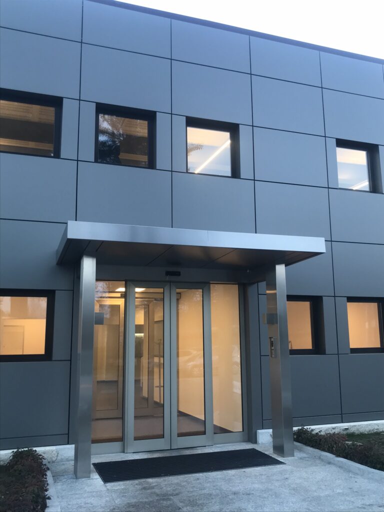 Ingresso e reception uffici a Sesto Calende