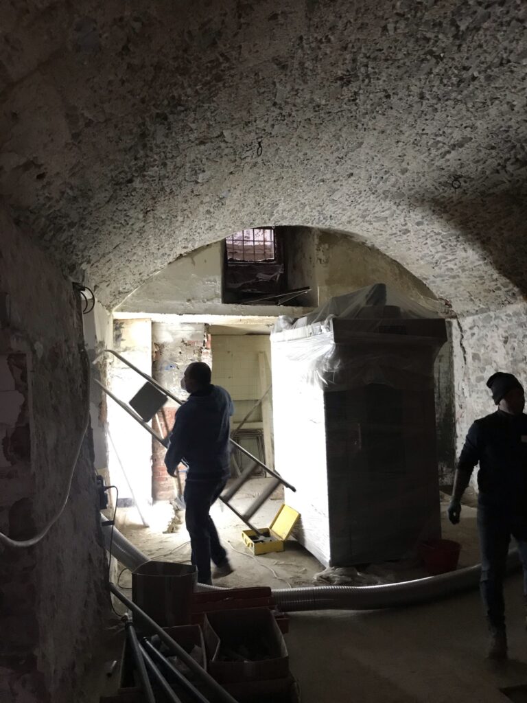 Strobino - wine bar e food shop ad Arona